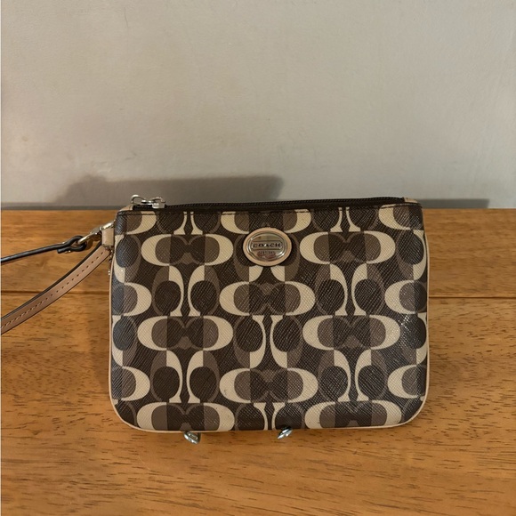 Coach Peyton Signature Dream C Brown and White Coated Canvas Wristlet Wa… - Picture 3 of 12